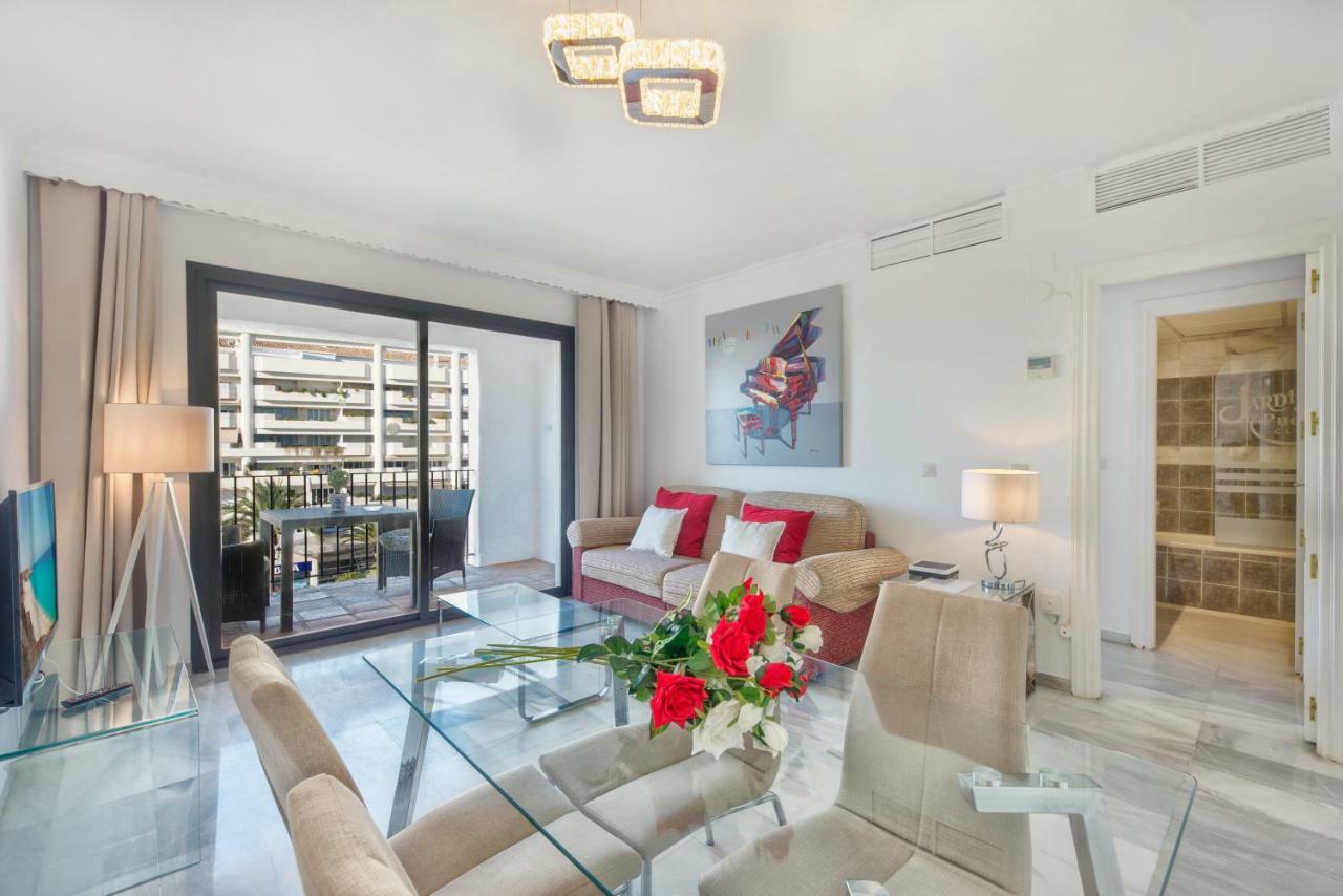 Appartamento Jardines Del Puerto Marbella Esterno foto