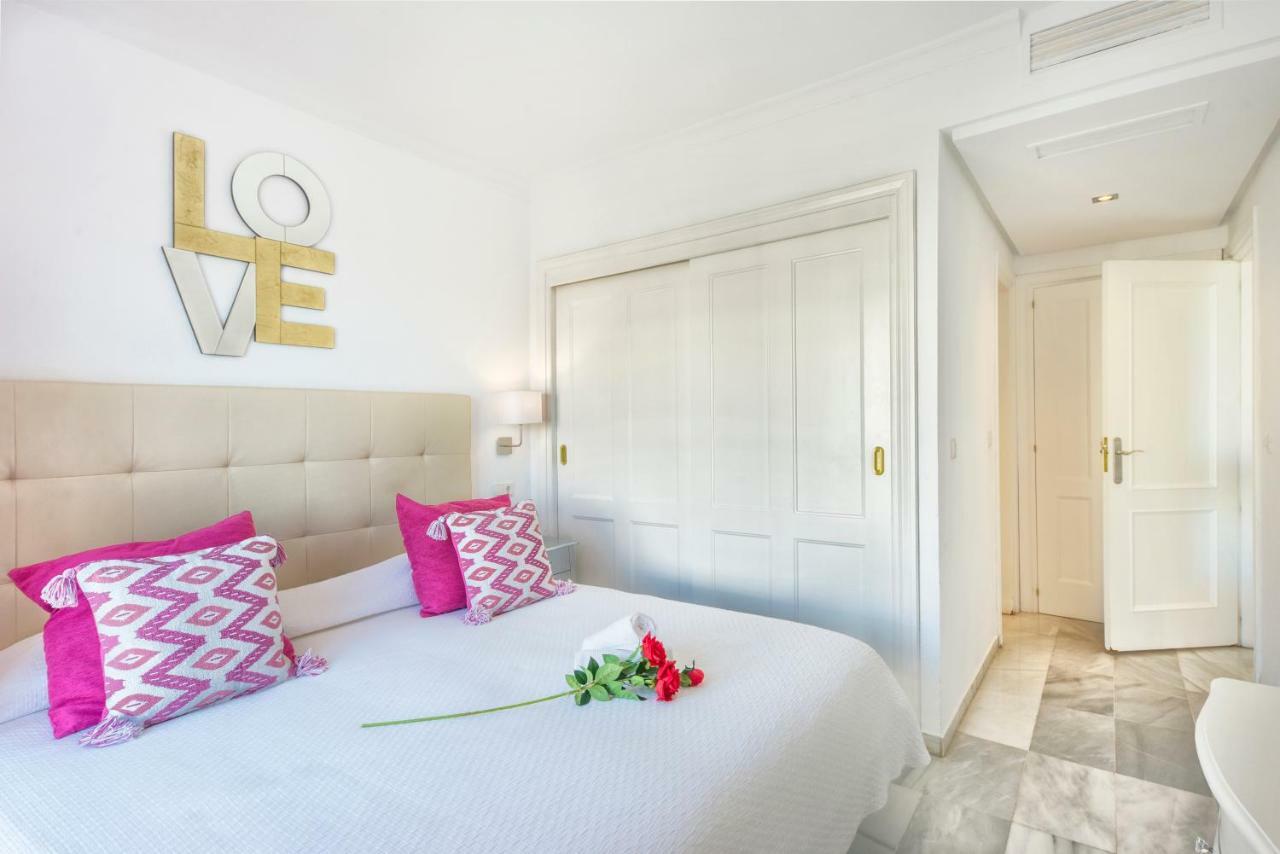 Appartamento Jardines Del Puerto Marbella Esterno foto