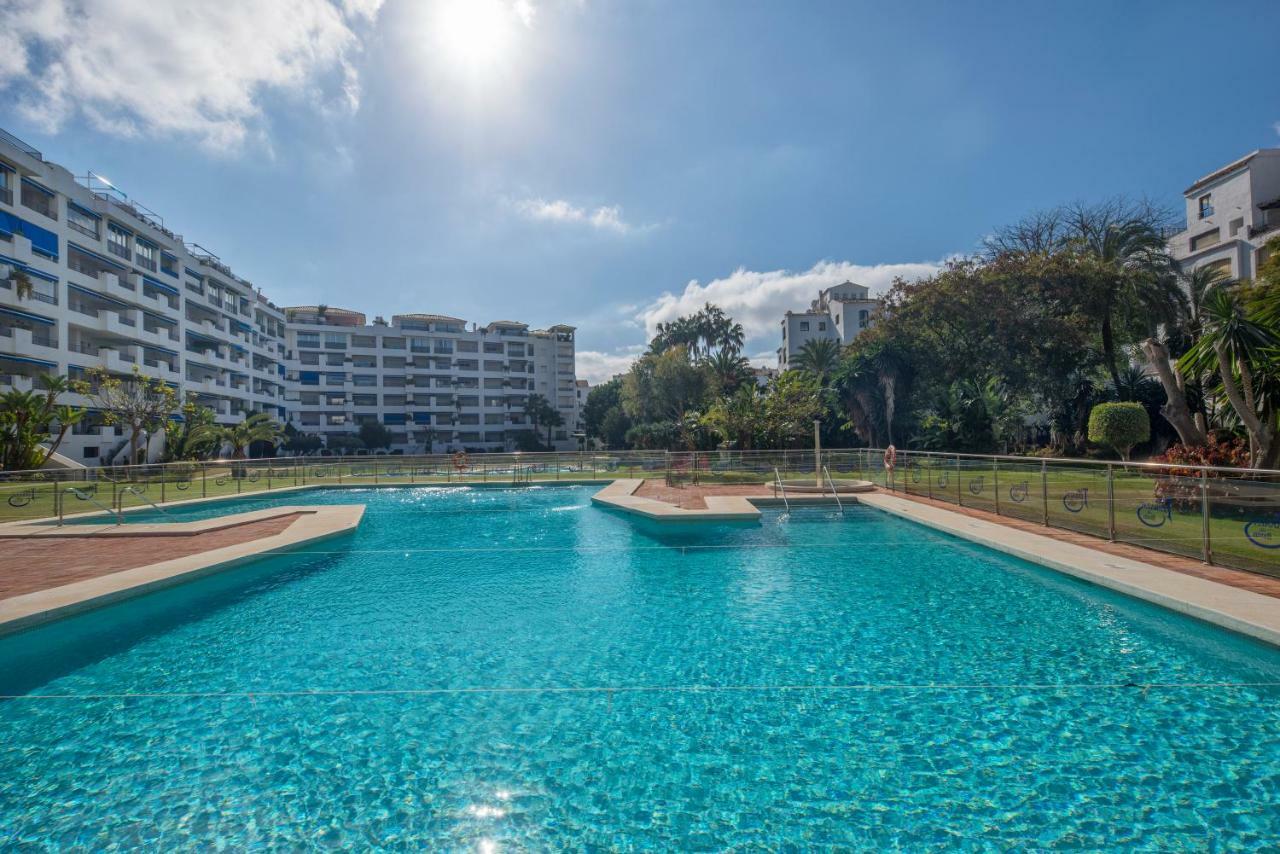 Appartamento Jardines Del Puerto Marbella Esterno foto