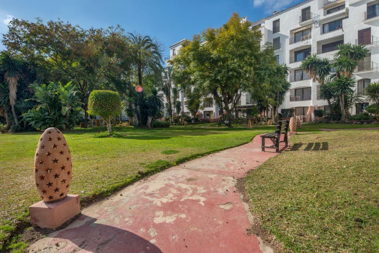 Appartamento Jardines Del Puerto Marbella Esterno foto