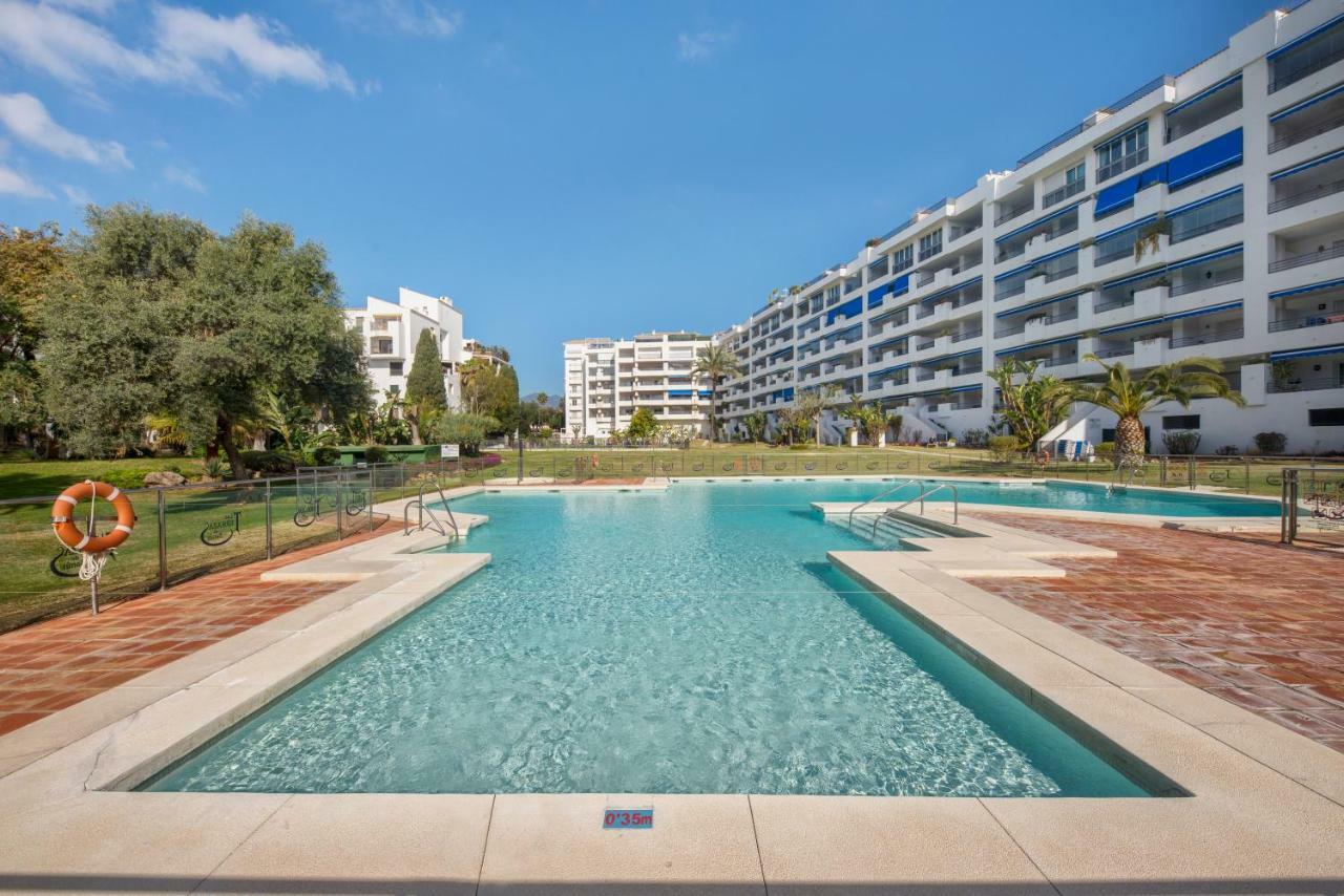 Appartamento Jardines Del Puerto Marbella Esterno foto